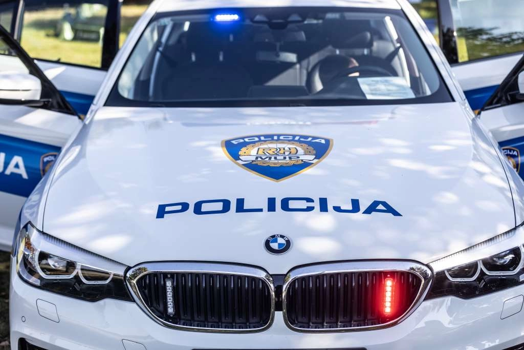 Policija o tragediji kod Obrovca: Poginulo je dijete (9), češki turisti su u autu imali eksplozivno sredstvo!